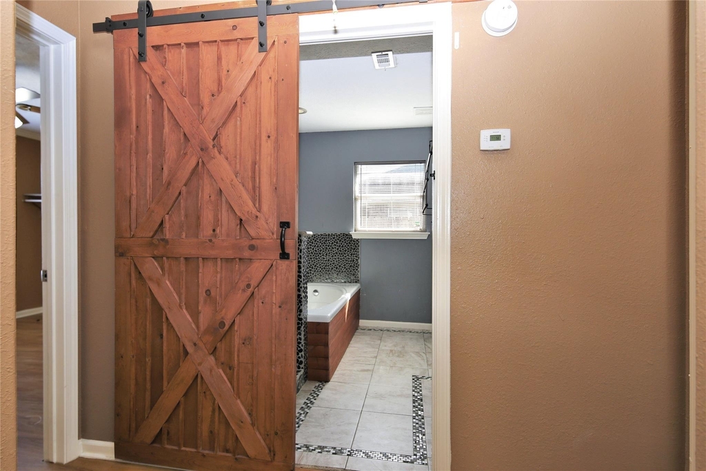 7828 Scott - Photo 9