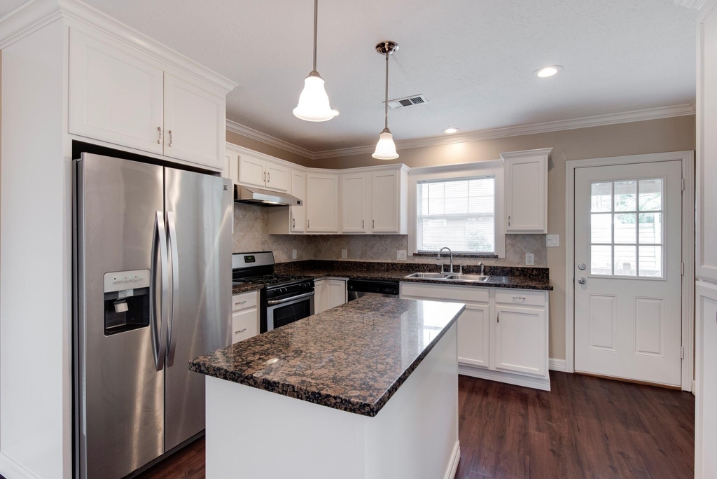2612 Harvard Street - Photo 9