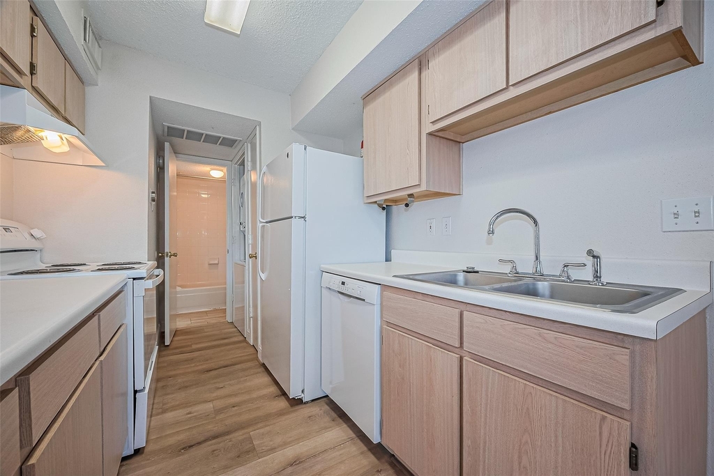 2750 Holly Hall Street - Photo 9