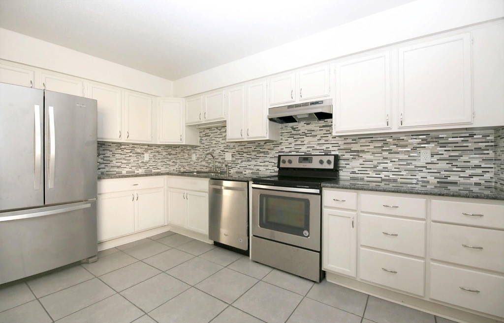 2333 Briarwest - Photo 6