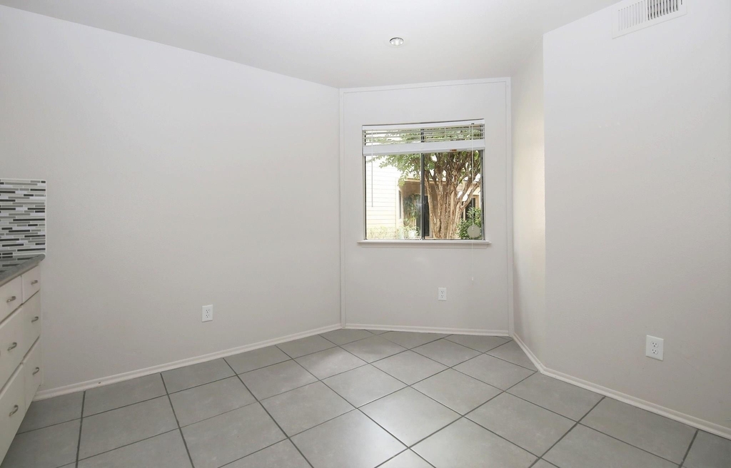2333 Briarwest - Photo 7