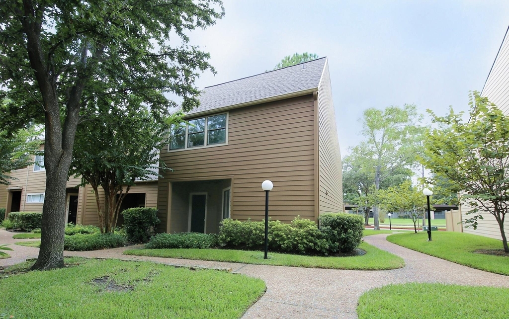 2333 Briarwest - Photo 1
