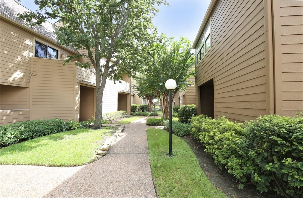 2333 Briarwest - Photo 23