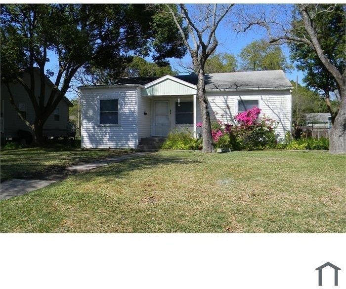 806 17th Ave North - Photo 1