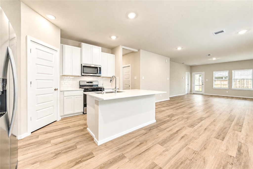 18539 Landing Meadows Lane - Photo 2