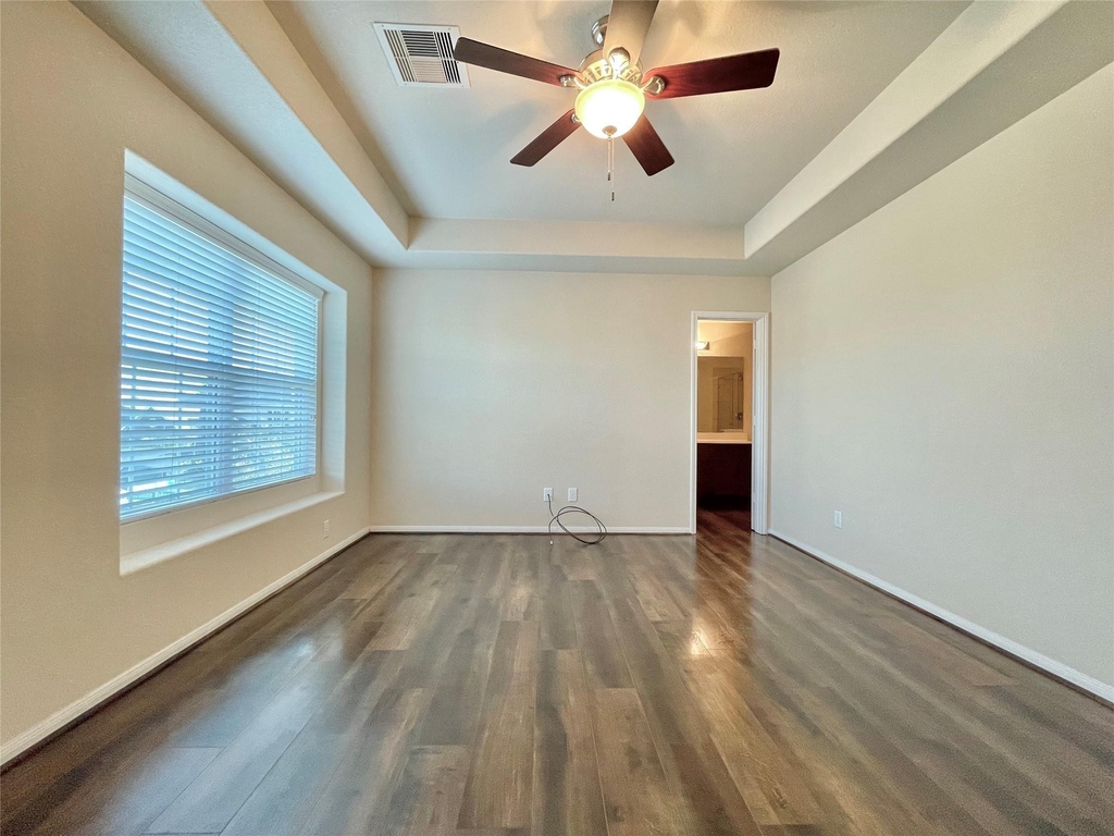 14903 Vinegrove Falls Court - Photo 11