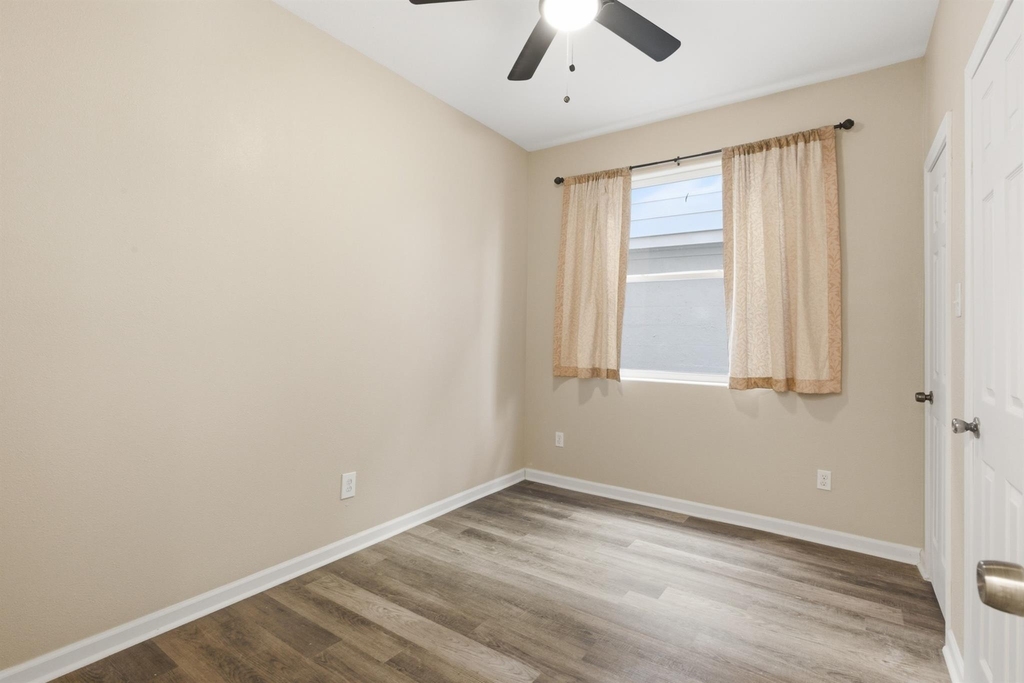 313 Grand Avenue - Photo 12