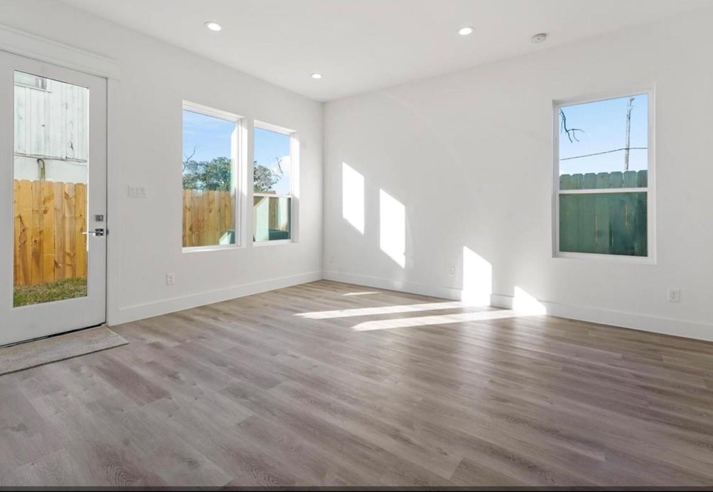 5404 Margarita Street - Photo 5