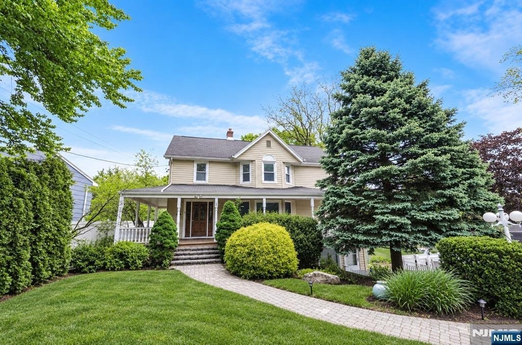 816 Pascack - Photo 0