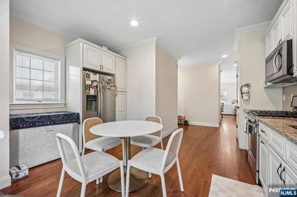 39 Grove - Photo 10