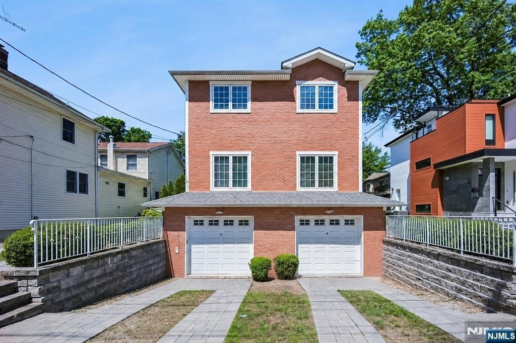 39 Grove - Photo 0