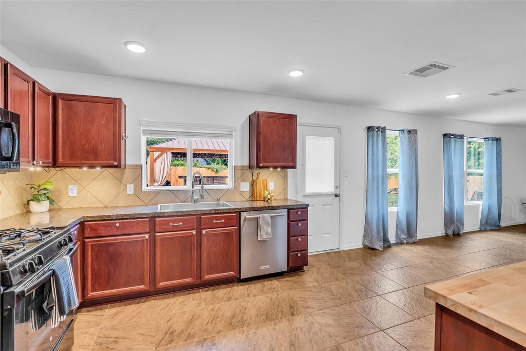 16718 Warbler Drive - Photo 15