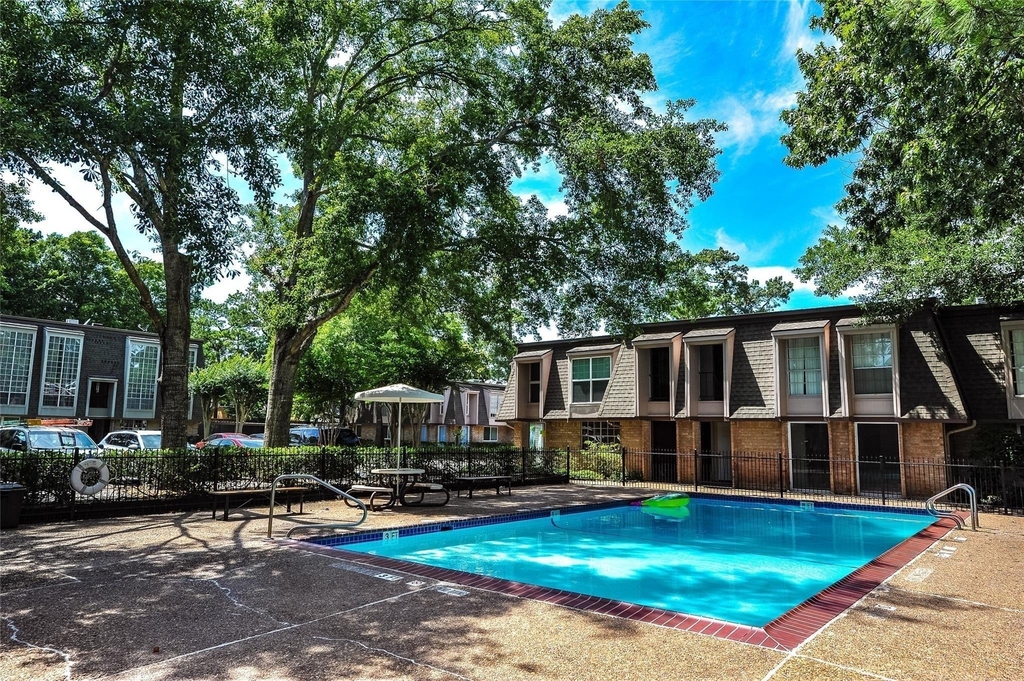 12633 Memorial Drive - Photo 15