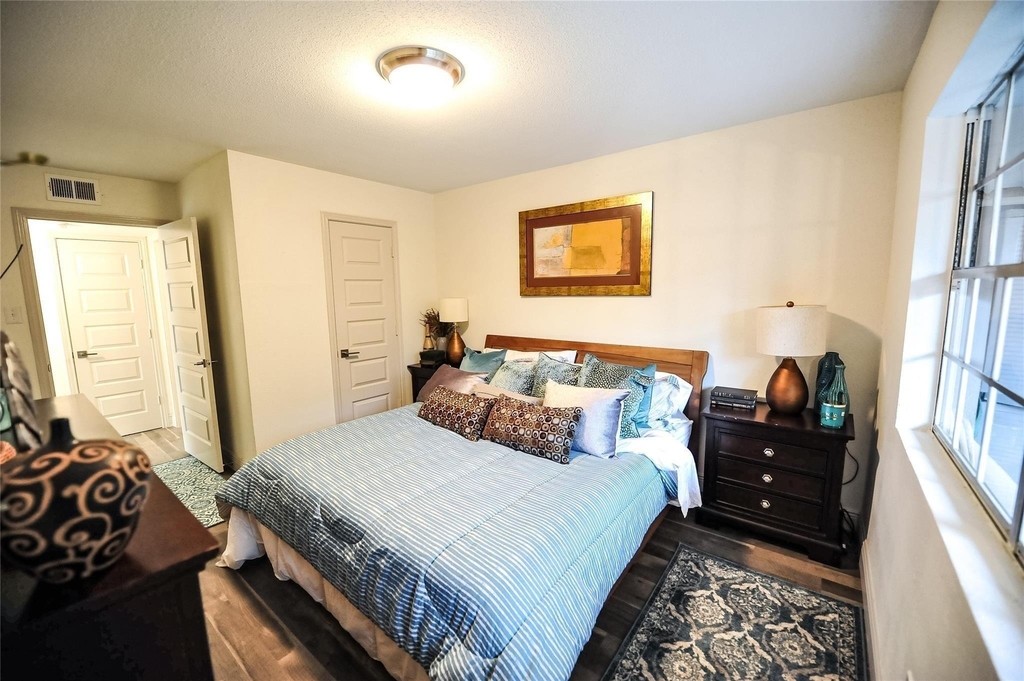 12633 Memorial Drive - Photo 9