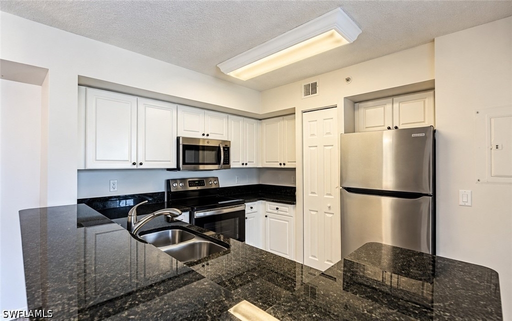 1180 Wildwood Lakes Boulevard - Photo 10