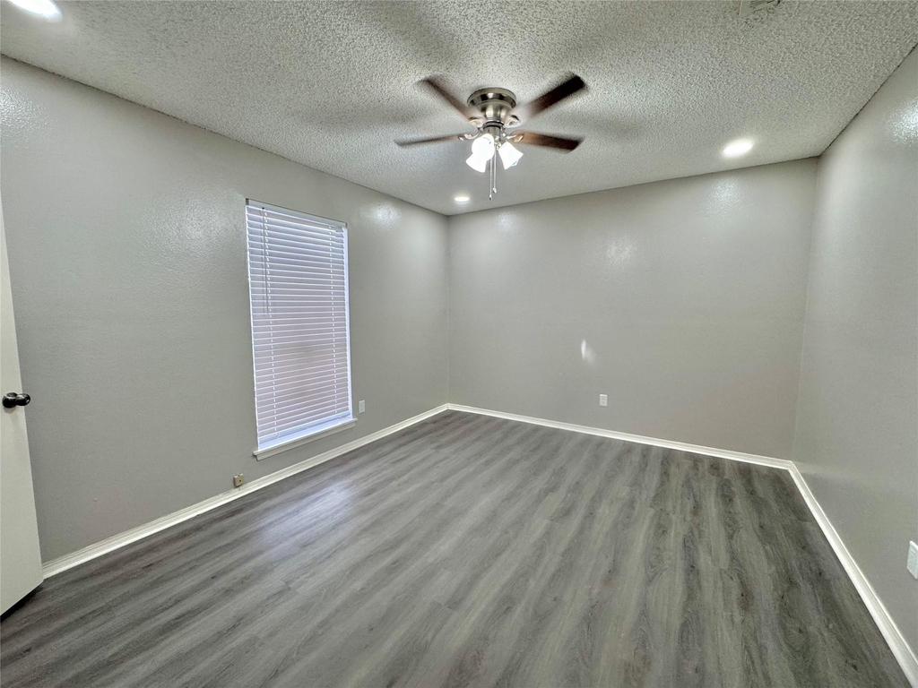 9414 Crystal Cove Circle - Photo 8
