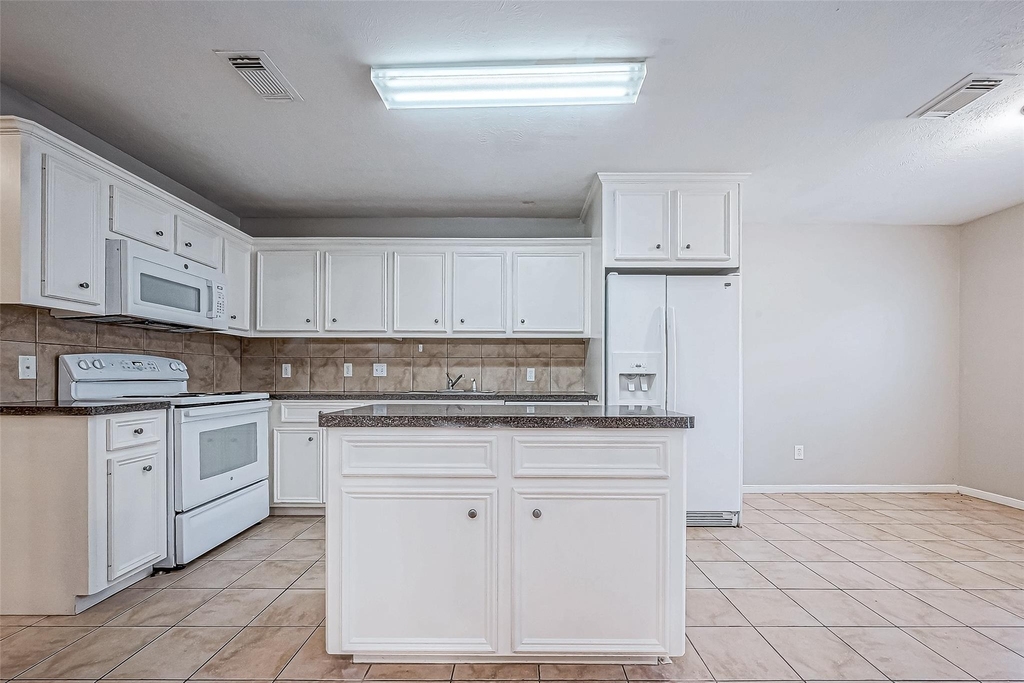 10043 Morocco Road - Photo 12