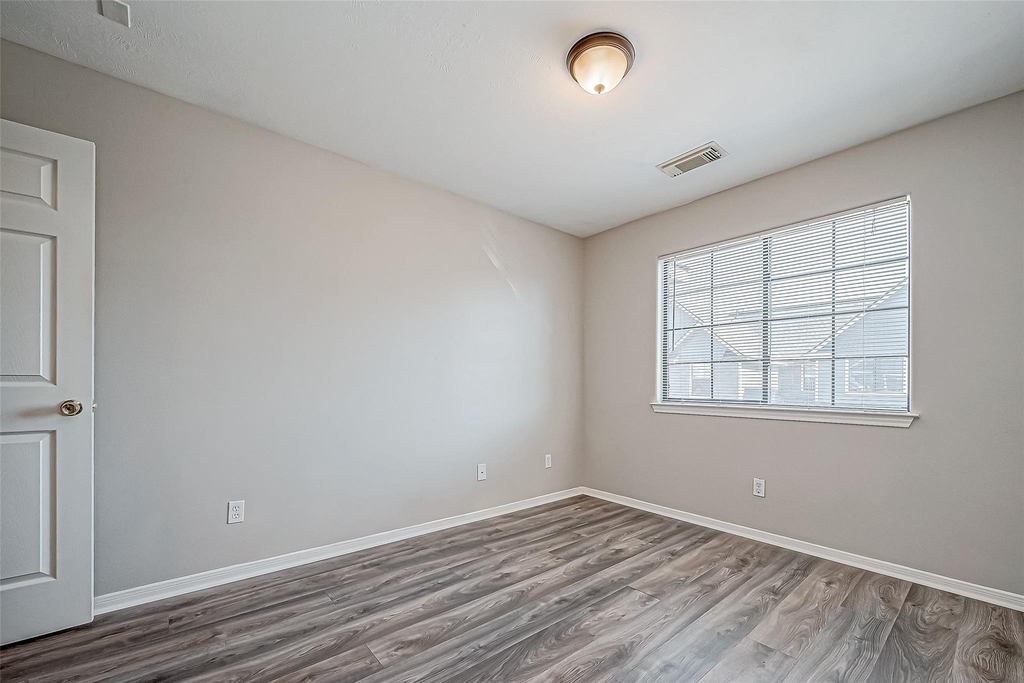 10043 Morocco Road - Photo 35