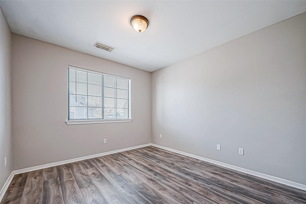 10043 Morocco Road - Photo 32