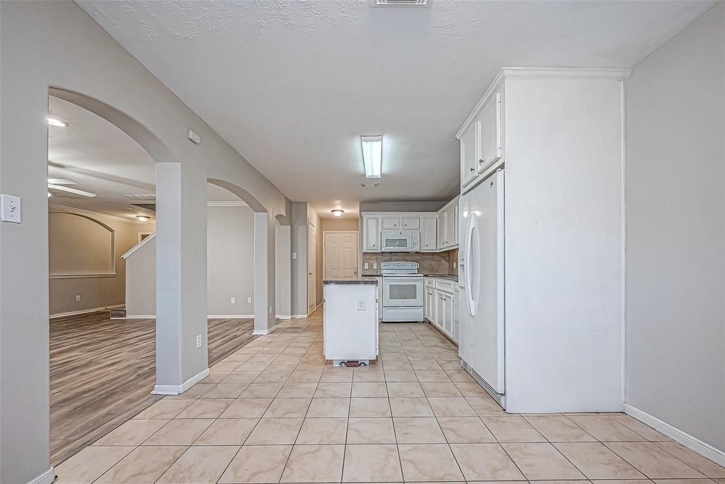 10043 Morocco Road - Photo 8