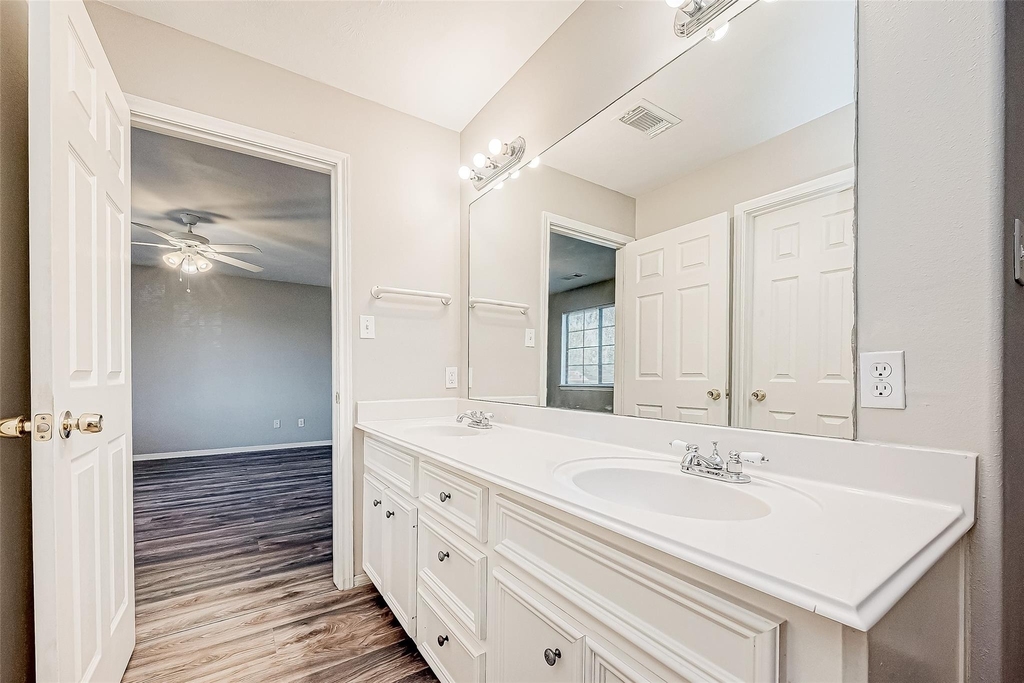 10043 Morocco Road - Photo 30