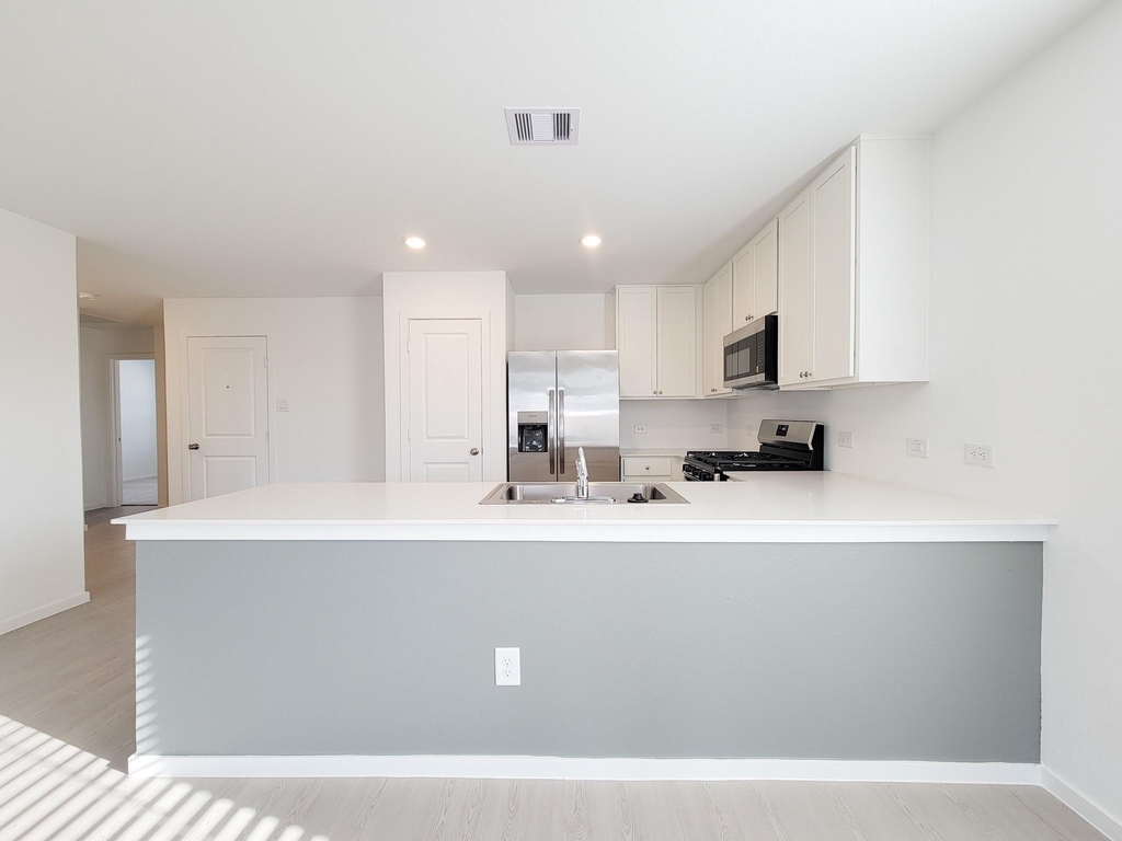15671 Plum Brook Drive - Photo 9