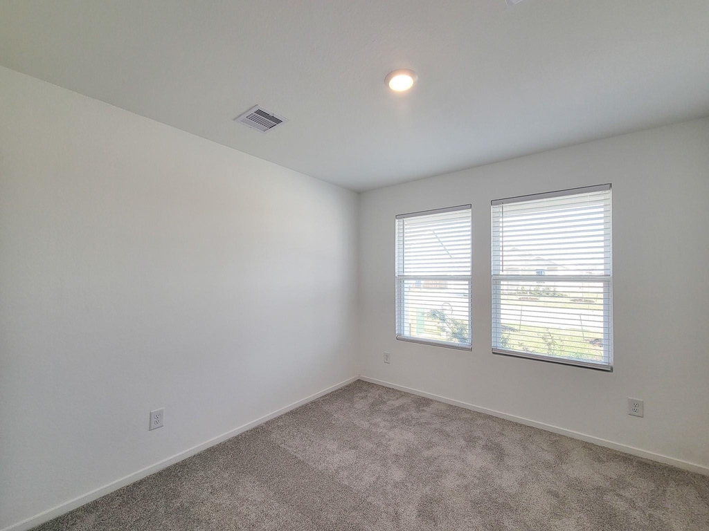 15671 Plum Brook Drive - Photo 21