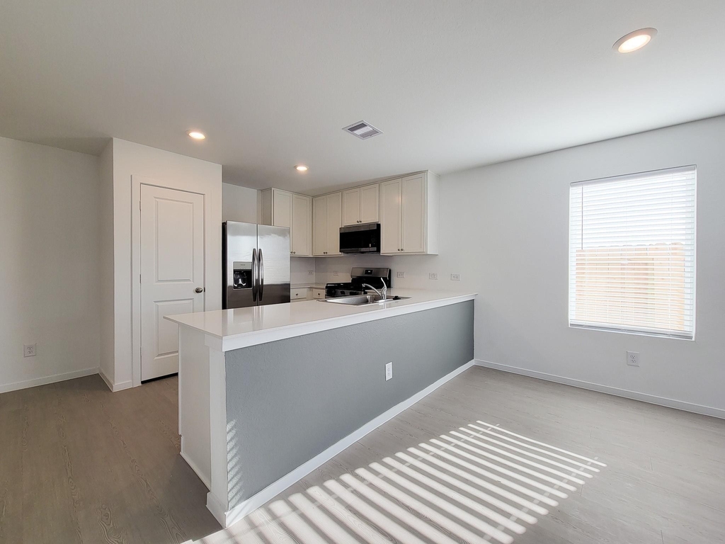 15671 Plum Brook Drive - Photo 8