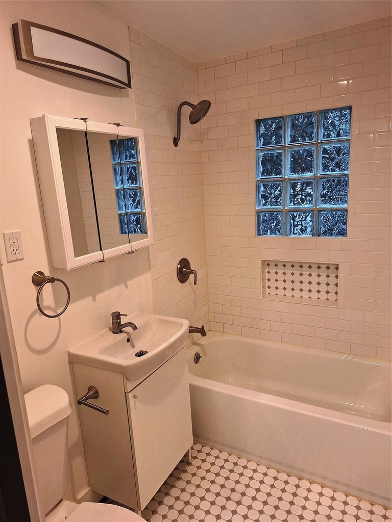 1012 Rutland Street - Photo 6