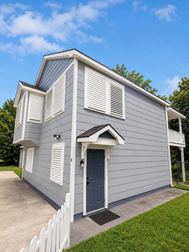 7017 2nd Street - Photo 4
