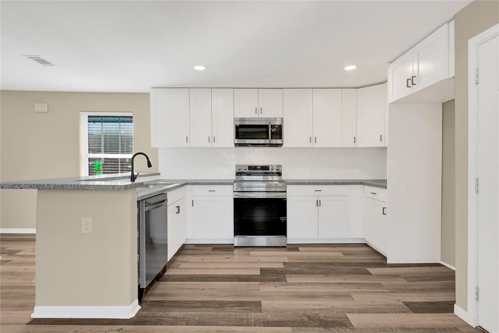 7814 Avenue F - Photo 1