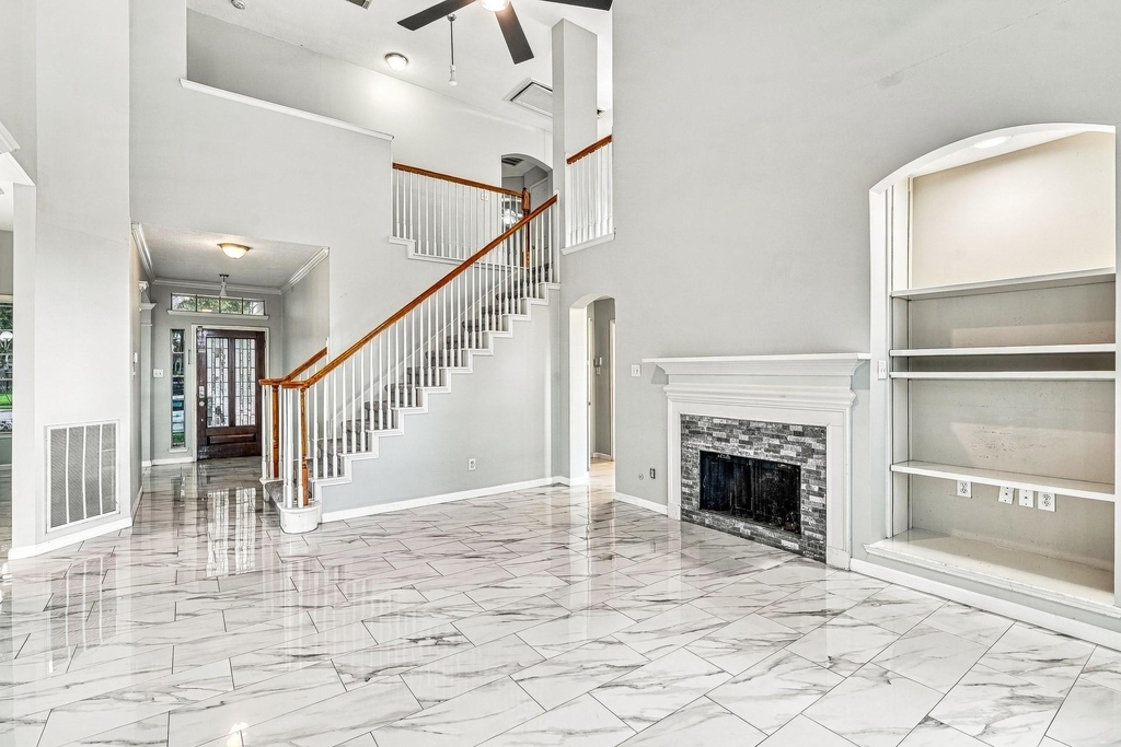 1307 Sandpiper Court S - Photo 3