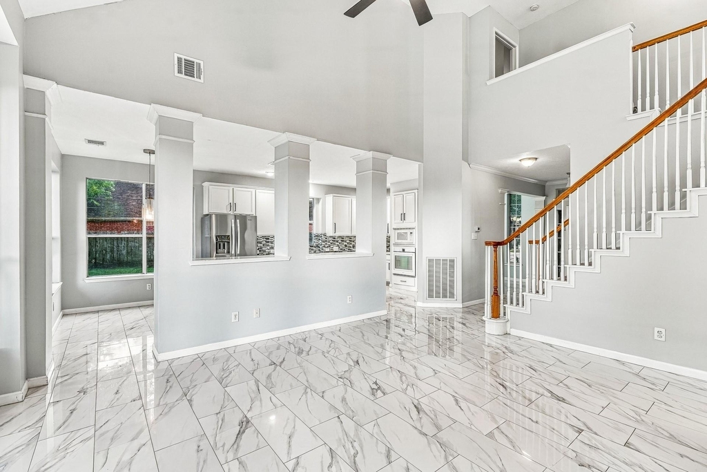 1307 Sandpiper Court S - Photo 4
