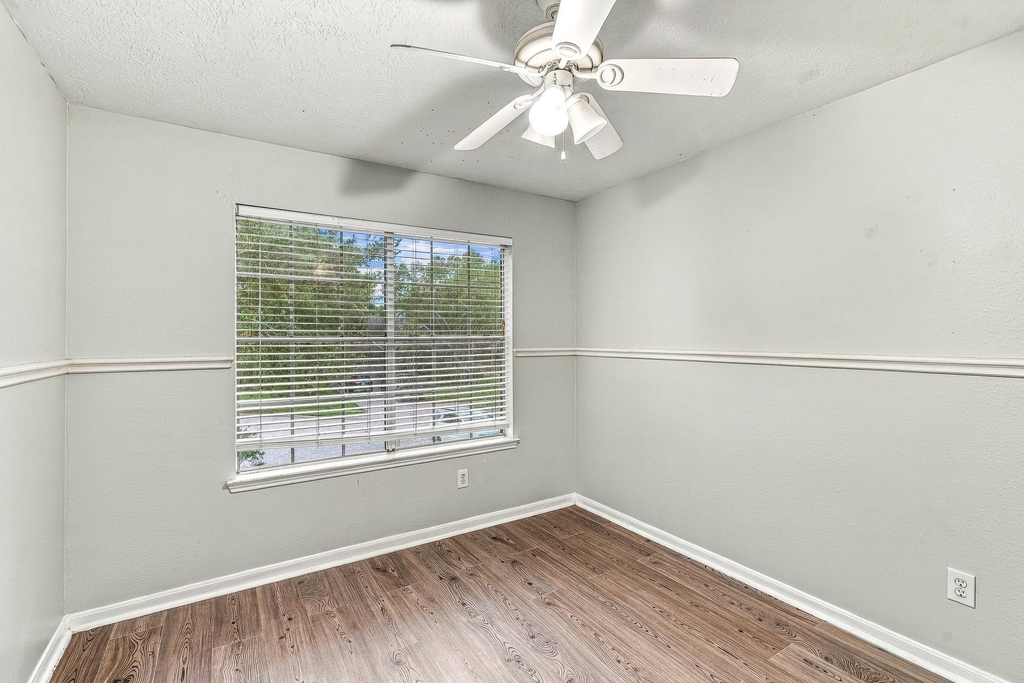 1307 Sandpiper Court S - Photo 15