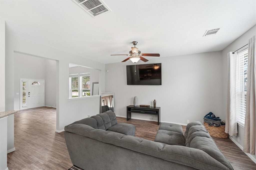 2903 Edgewick Elm Street - Photo 7