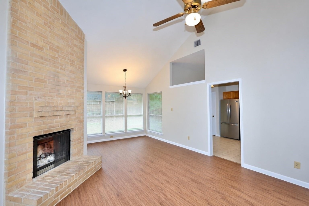 2911 Silent Drive - Photo 3