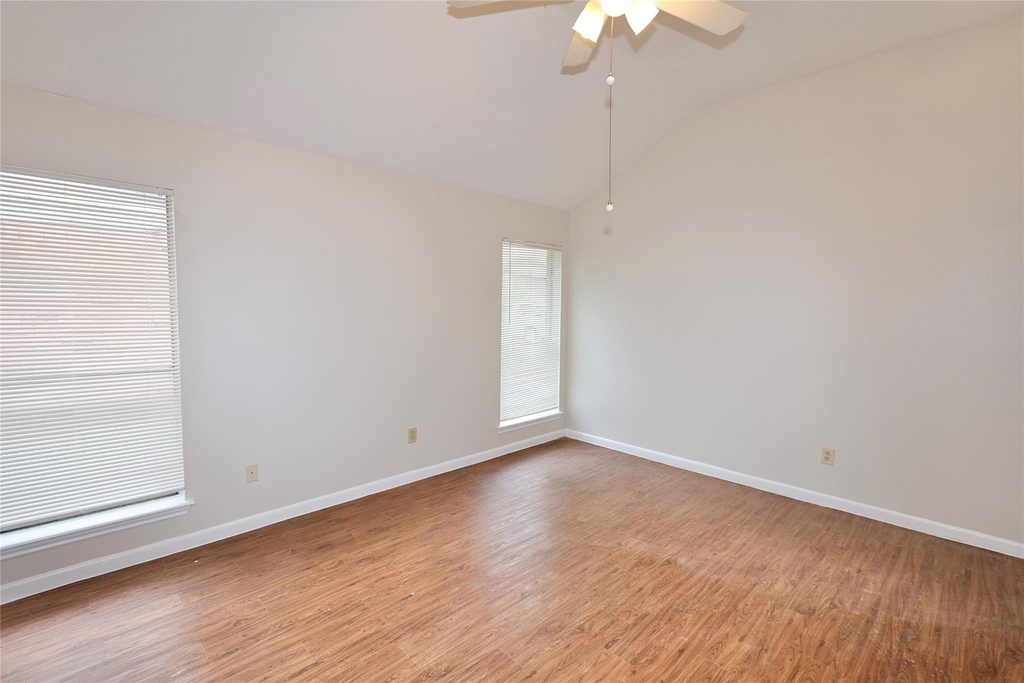 2911 Silent Drive - Photo 6