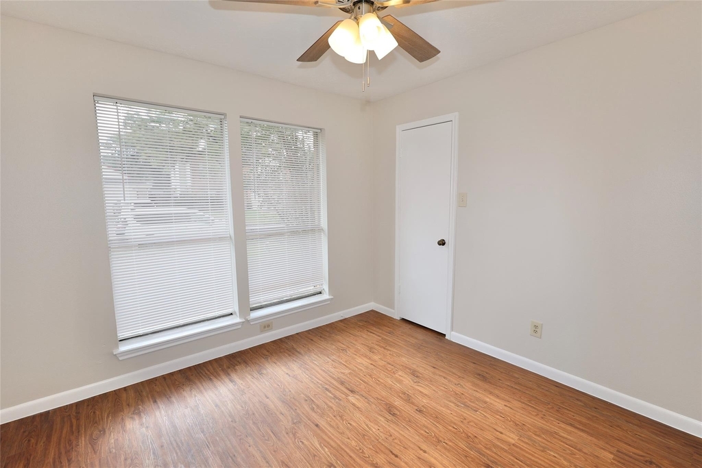 2911 Silent Drive - Photo 11