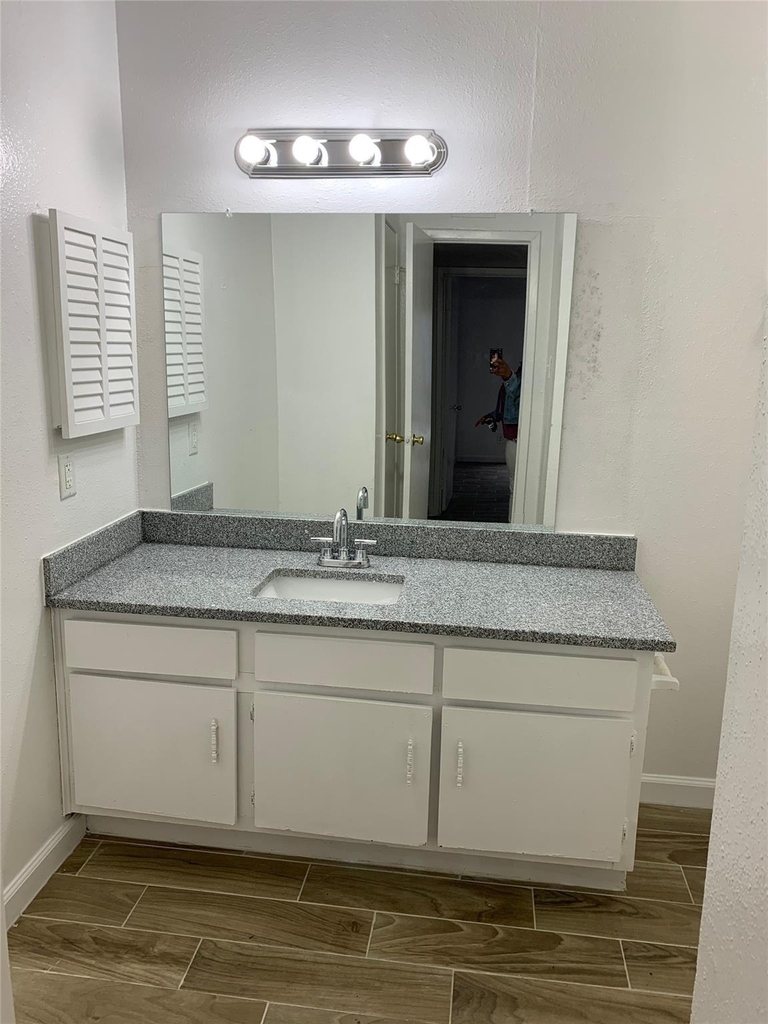 5625 Antoine Drive - Photo 9