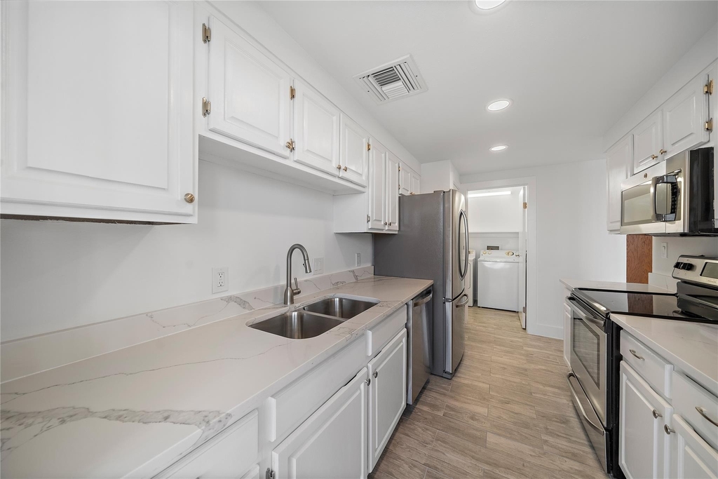 5150 Hidalgo Street - Photo 3