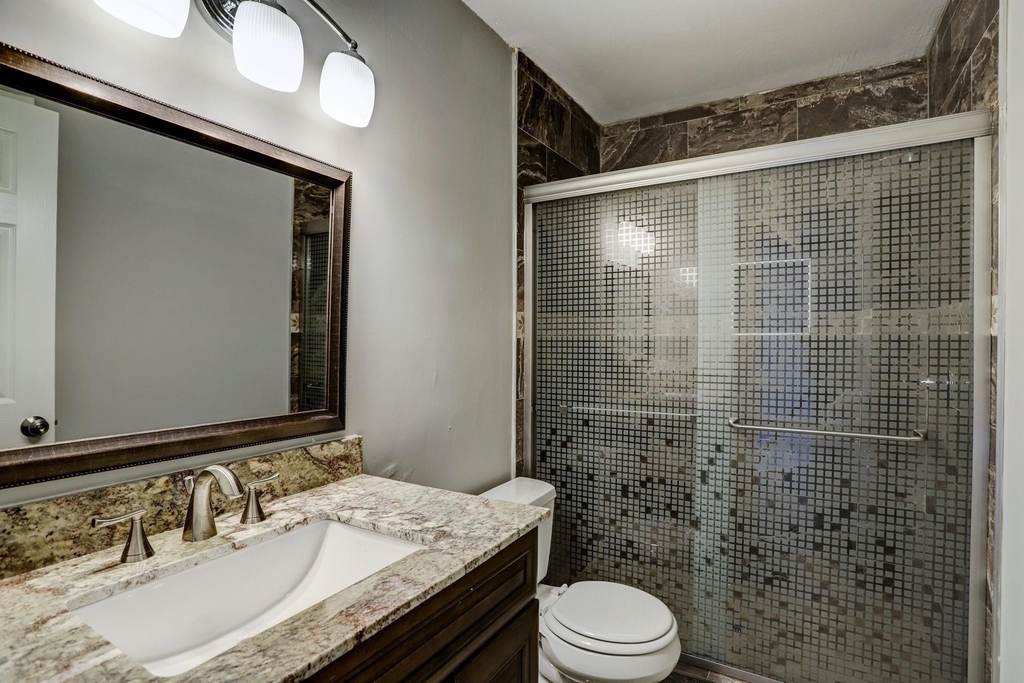 1833 Country Village Boulevard - Photo 9