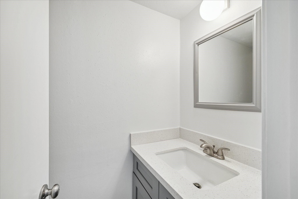 7821 Rue Saint Cyr Street - Photo 4