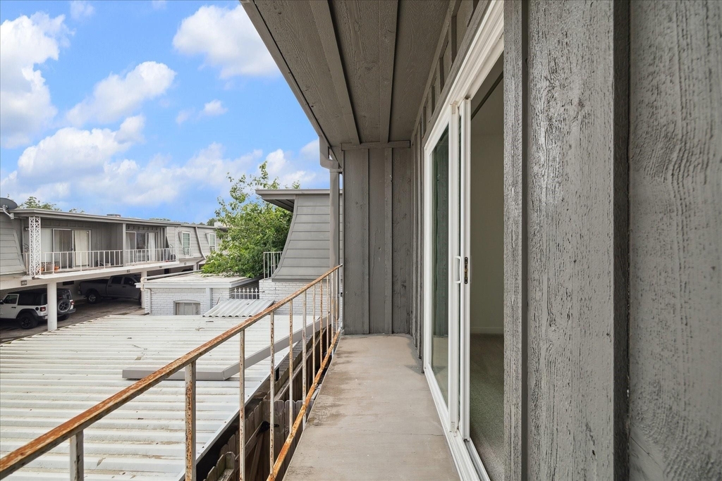 7821 Rue Saint Cyr Street - Photo 7