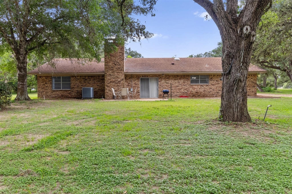 1205 Struss Lane - Photo 4