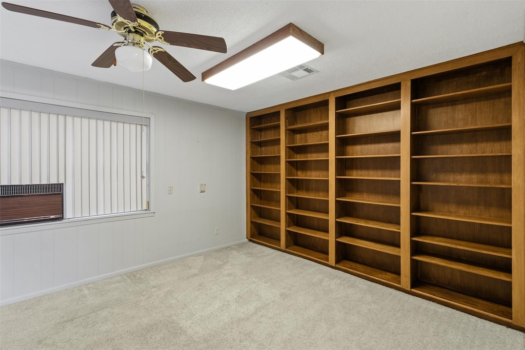 1205 Struss Lane - Photo 8