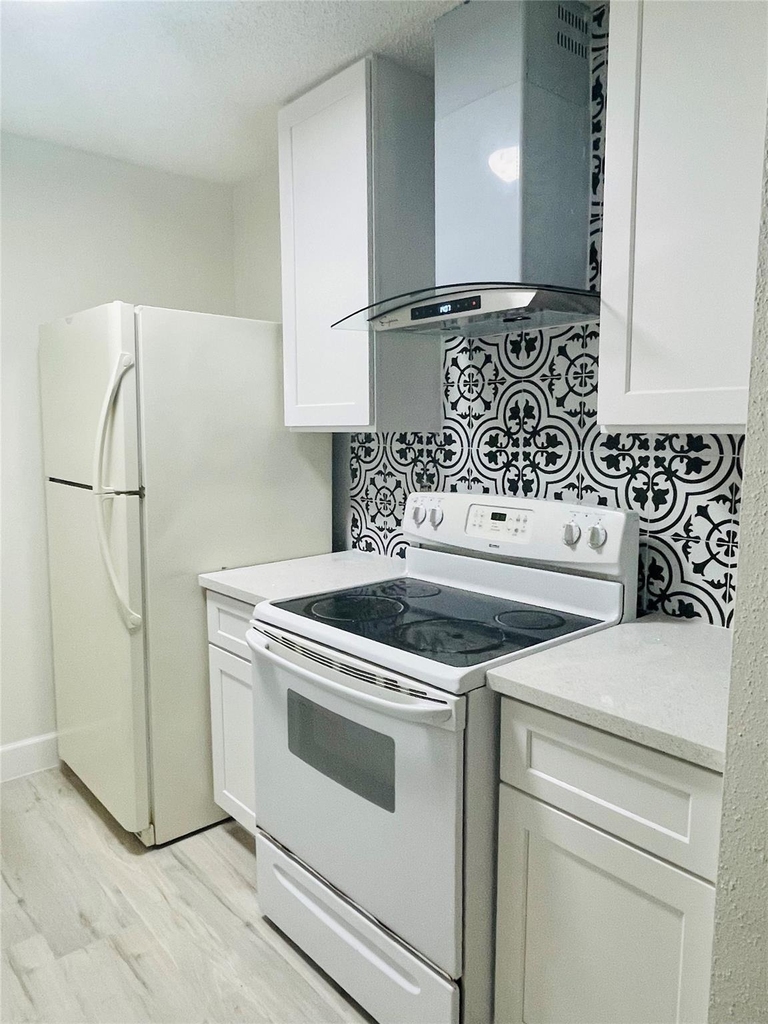 7900 N Stadium Drive - Photo 1