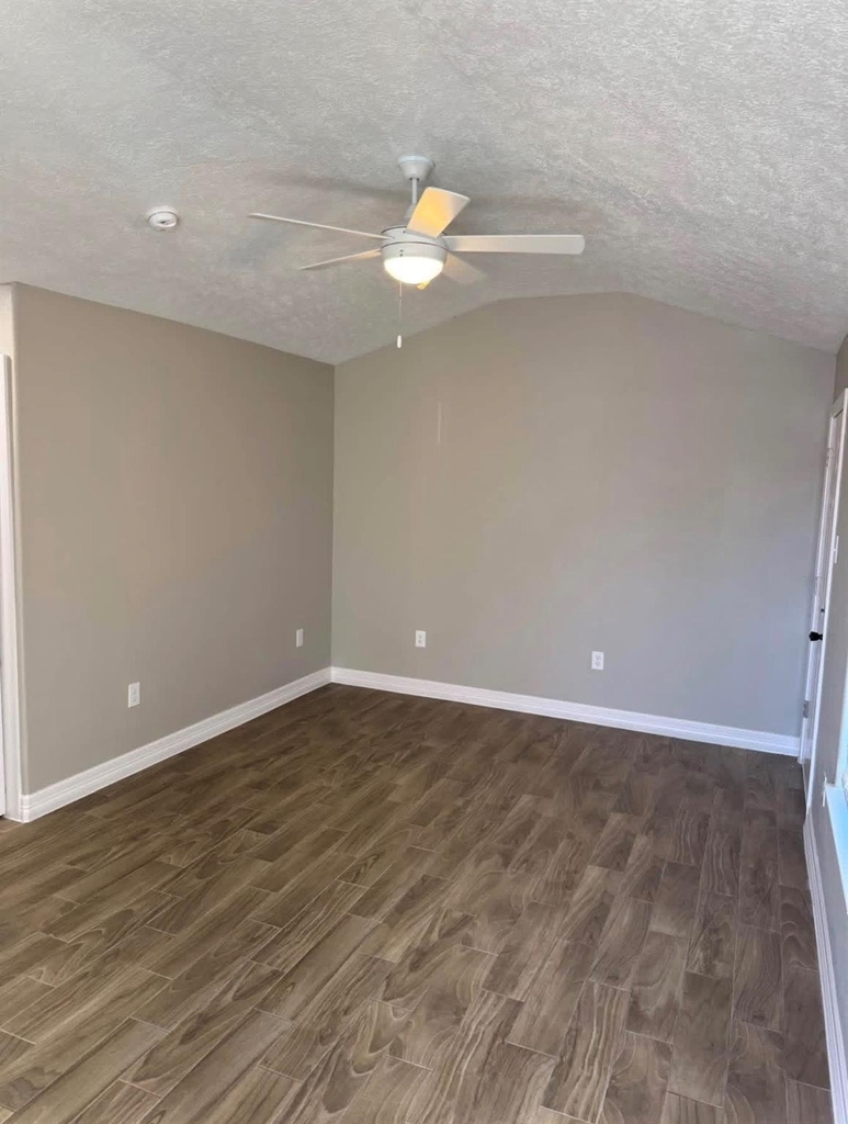 7213 Springdale Street - Photo 1
