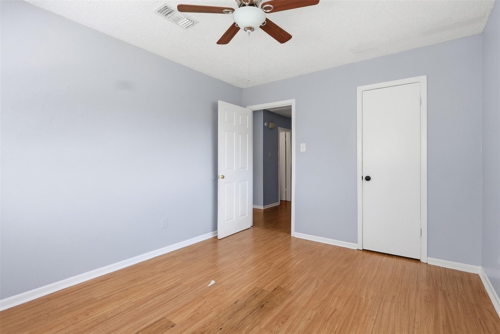 1006 Perry Street - Photo 6
