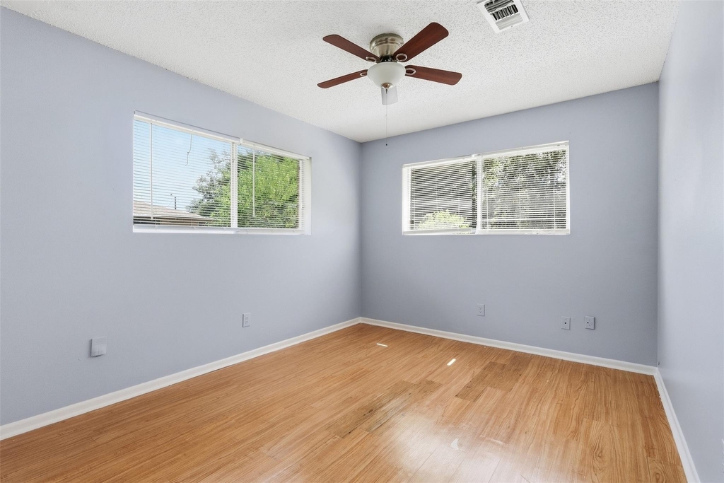 1006 Perry Street - Photo 7