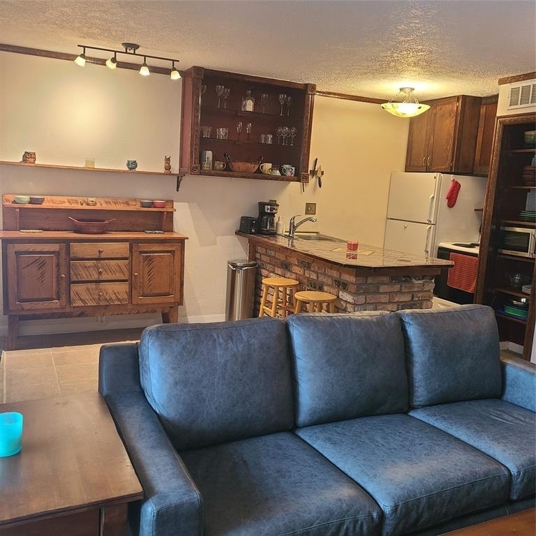 1849 Marshall Street - Photo 5